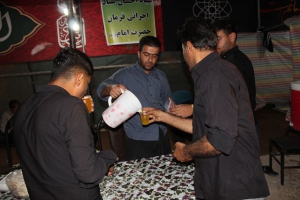 خدمات دهی موکب‌های سرپل‌ذهاب به زائرین اربعین حسینی