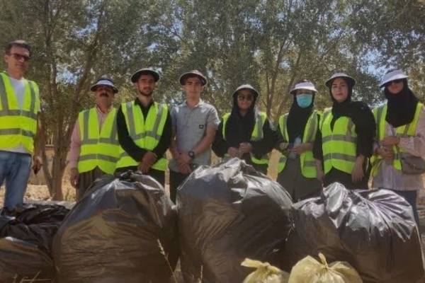 پاک‌سازی طبیعت سراب گرم از زباله توسط انجمن زیست‌محیطی طبیعت بازی دراز