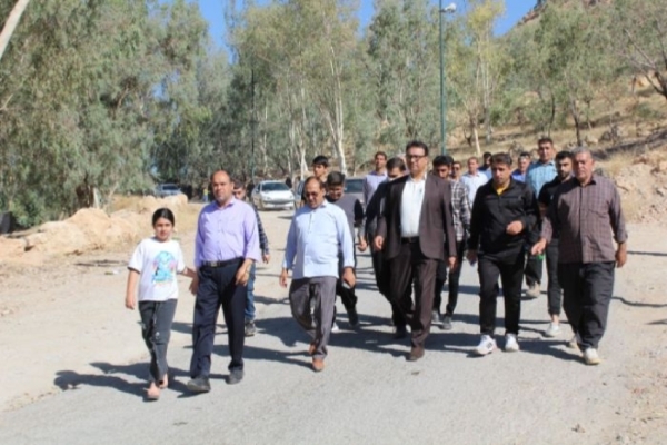 همایش پیاده روی با خانواده در شهرستان سرپل ذهاب برگزار شد