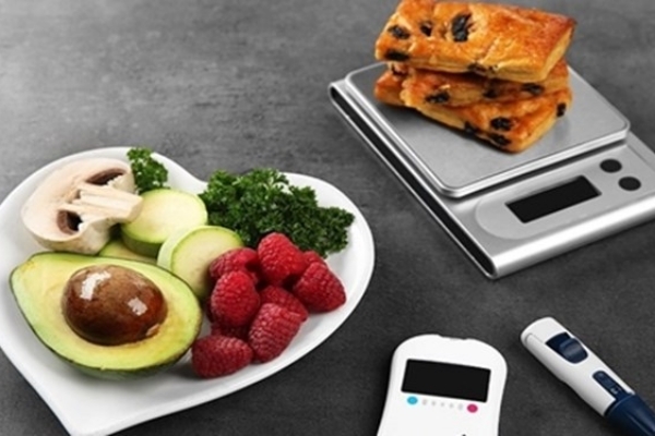 دیابتی‌ها چطور غذا بخورند؟