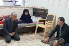 دیدار و دلجویی فرماندار سرپل ذهاب از خانواده‌های شهدا و جانبازان شهرستان