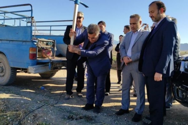 برگزاری آئین کلنگ زنی پروژه تکمیل عملیات شبکه‌های فرعی سامانه گرمسیری در بخش های قلعه شاهین و مرکزی شهرستان