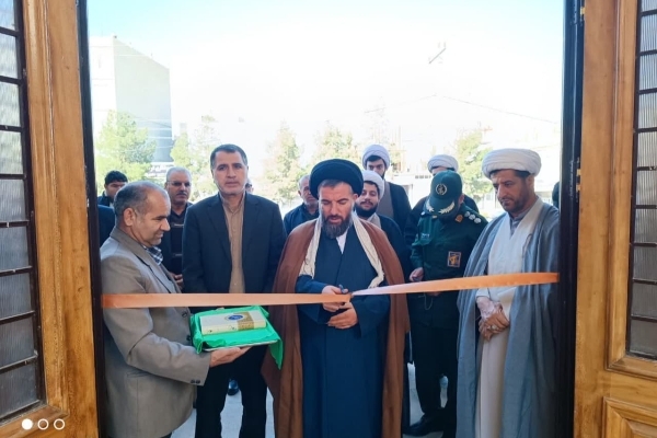 نمایشگاه عکس و پوستر در حرم مطهر احمد ابن اسحاق(ره) شهرستان سرپل ذهاب برگزار شد