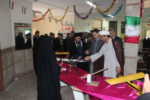 نمایشگاه آثارعلمی دانش‌آموزان شهرستان سرپل‌ذهاب گشایش یافت