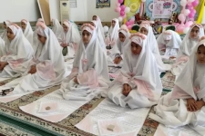 برگزاری جشن تکلیف دانش‌آموزان دختر در سرپل‌ذهاب