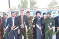 مزار گلزار شهدای شهرستان سرپل‌ذهاب غباروبی و عطرافشانی شد