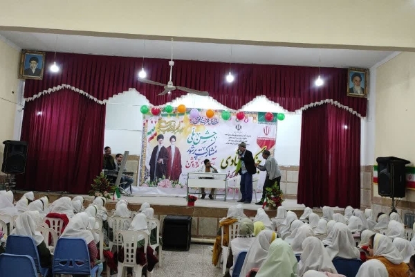 جنگ‌شادی به‌مناسبت ایام‌دهه‌فجر باحضوردانش آموزان درسرپل‌ذهاب برگزارشد