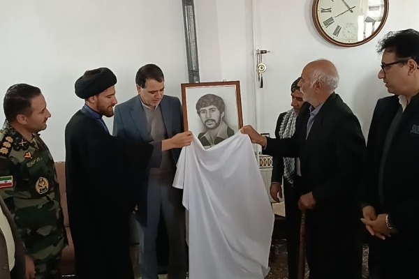 دیدار مسئولان سرپل‌ذهاب با خانواده شهداء به‌مناسبت فرارسیدن دهه‌مبارک‌فجر