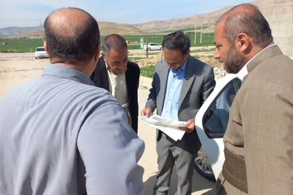 بازدید بخشدار دشت‌ذهاب شهرستان سرپل‌ذهاب از روستاهای‌مرزی و تعیین مصوبات‌اجرایی