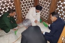 غبارروبی و عطرافشانی حرم احمدابن‌اسحاق (ره) در سرپل‌ذهاب انجام شد