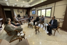 بررسی مسائل و مشکلات پروژه‌های نیمه‌کاره در شهرستان و تخصیص اعتبارات لازم در سال‌جاری