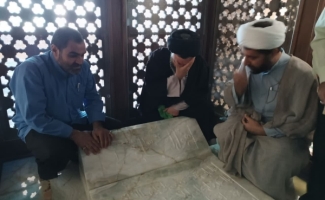 غبارروبی مرقد مطهر حضرت احمدابن اسحاق (ره) همزمان با دهه‌کرامت و روز تحلیل از بقاع متبرکه