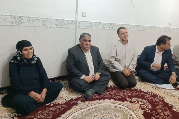 مسئولین سرپل‌ذهاب با خانواده های معظم شهداء شهرستان دیدار کردند