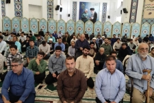 صفوف بهم پیوسته و دشمن شکن مردم سرپل‌ذهاب در مصلای نمازجمعه