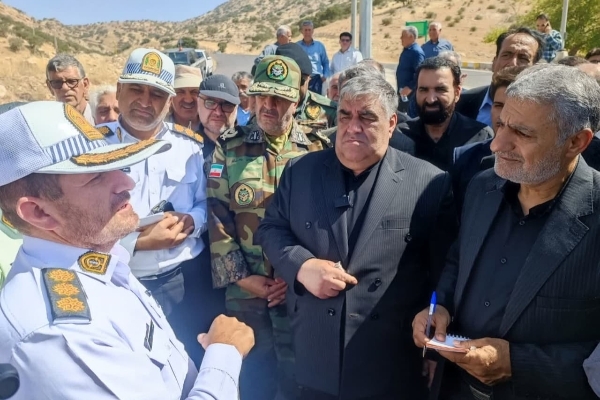 بازدید نماینده ستادکل نیروهای مسلح از گردنه پاطاق سرپل‌ذهاب / اجرای طرح تعریض گردنه و احداث تونل مورد موافقت قرار گرفت
