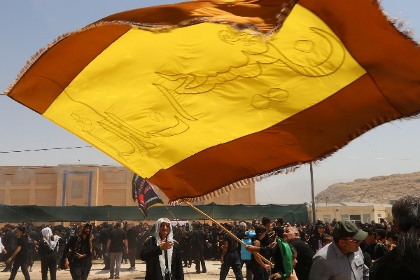 سوگواری مردم سرپل ذهاب در روز عاشورای حسینی