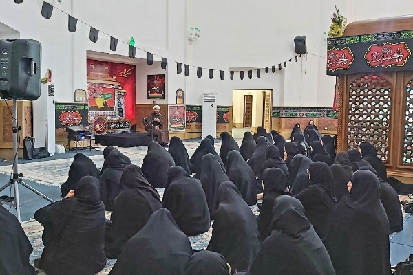 اجتماع "بانوان فاطمی رهروان زینبی" در شهرستان سرپلذهاب برگزار شد
