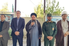 غبار روبی مزار شهدای شهرستان سرپل‌ذهاب در حرم احمد ابن اسحاق(ره) به مناسبت هفته دولت