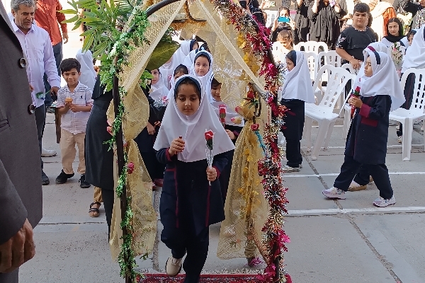 زنگ شکوفه ها در سرپل‌ذهاب نواخته شد