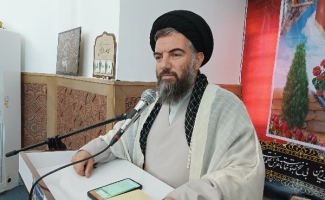 دیدار جمعی از مسئولان و بسیجیان سرپلذهابی با امام جمعه شهرستان به مناسبت هفته دفاع مقدس