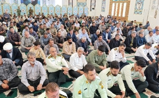 آیین برگزاری نماز جمعه سرپل ذهاب به روایت تصویر