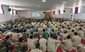 نشست فرماندهی پادگان ابوذر سرپل‌ذهاب در جمع پایوران تیپ ۷۱ با محوریت عملیات وعده صادق ۲