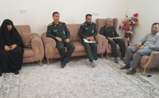 دیدار فرمانده سپاه شهرستان با خانواده معظم شهداء
