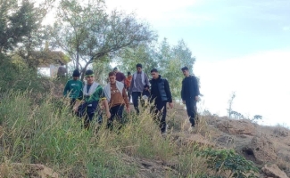 همایش کوهپیمایی دانش آموزان همزمان با هفته بسیج دانش آموزی در سرپل‌ذهاب