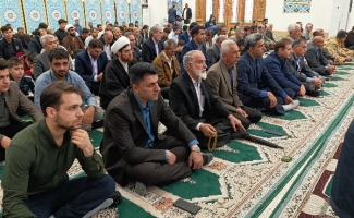 آیین برگزاری نماز جمعه سرپل ذهاب به روایت تصویر