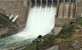 سد تنگ حمام بر اثر بارندگی سرریز شد