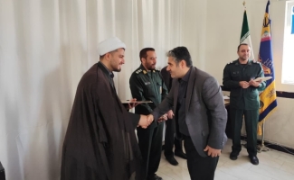 به مناسبت روز پرستار از پرسنل و کادر درمانی شبکه بهداشت و درمان شهرستان سرپل‌ذهاب تجلیل شد