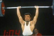 تنها یک ایرانی در بین ۲۴ غول وزنه‌برداری جهان