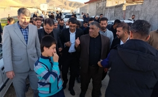 بازدید نماینده مجلس و مسئولین استانی از بخش دشت ذهاب / برگزاری جلسه بررسی مشکلات با حضور دهیاران روستایی