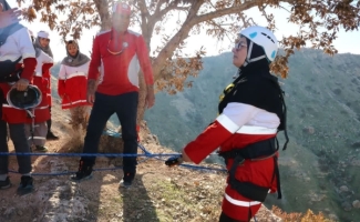 برگزاری اردوی توان افزایی بانوان نجاتگر شعب غرب استان کرمانشاه به میزبانی سرپل‌ذهاب