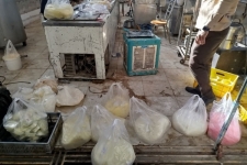 کشف بیش از ۸۰۰ کیلوگرم موادغذایی فاسد و غیرقابل مصرف انسانی در شهرستان