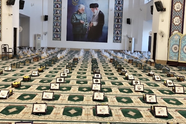 توزیع بسته معشیتی بین نیازمندان  در قالب یلدای مهدوی