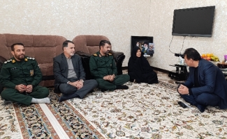 دیدار مسئولین با خانواده شهید باپیرزاده