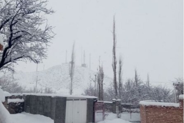 بارش اولین برف زمستانی در اکثر نقاط استان کرمان+ عکس