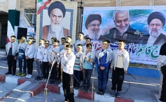 زنگ مقاومت و بصیرت و در مدارس سرپل‌ذهاب بصورت نمادین به صدا در آمد