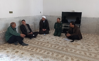 دیدار مسئولان سرپل‌ذهاب با پدران شهداء