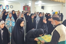 معتکفان سرپلذهابی میزبان پرچم حرم مطهر رضوی شدند