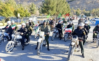 رژه موتور سواران در سالروز ورود امام خمینی(ره) به ایران در سرپل ذهاب