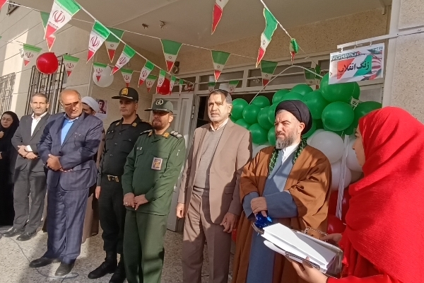 نواخته شدن زنگ انقلاب در مدارس شهرستان سرپل ذهاب