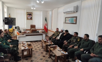 دیدار فرمانده تیپ ۷۱ پیاده مکانیزه پادگان ابوذر با فرمانده و جانشین سپاه ناحیه سرپل‌ذهاب به مناسبت روز پاسدار