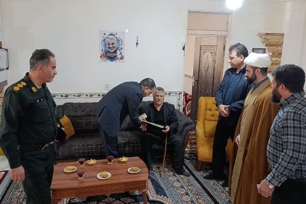 دیدار فرماندار سرپل‌ذهاب با سه تن از جانبازان دوران دفاع مقدس به مناسبت ولادت حضرت عباس(ع)