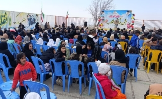 برگزاری مراسم جشن انقلاب در دهستان پشت تنگ بخش دشت‌ذهاب شهرستان