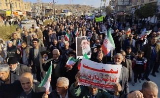 قاب ماندگار مردم سرپل‌ذهاب در راهپیمایی ۲۲ بهمن