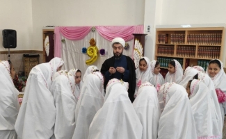 جشن تکلیف دانش‌آموزان دبستان ۱۷ شهریور سرپل ذهاب برگزار شد