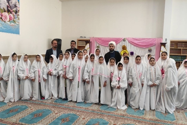 دانش آموزان دبستان دخترانه ۱۷ شهریور  سرپلذهاب رسیدن به سن تکلیف را جشن گرفتند /دستهای راز و نیاز فرشتگان زمینی در اولین روز از مکلف شدن به آسمان بلند شد  ♨️ ه