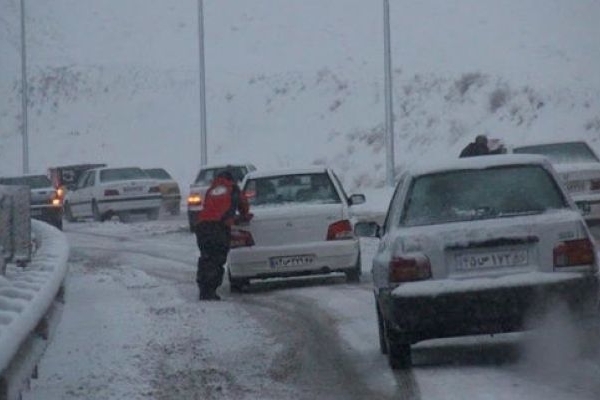 امدادرسانی به ۱۵۷ خودرو در جاده‌های کرمانشاه